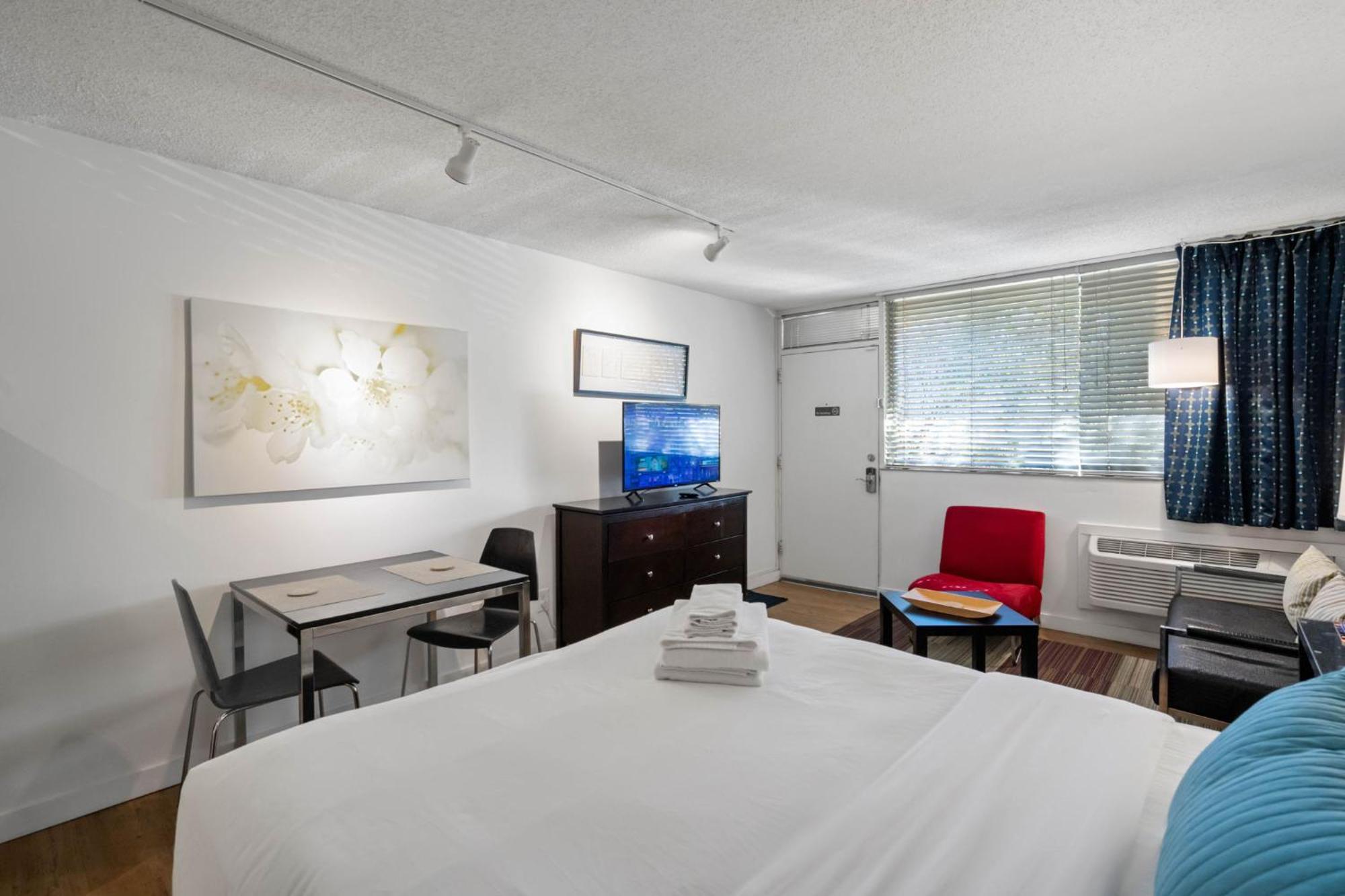 Studios On 25Th By Bca Furnished Apartments Атланта Номер фото